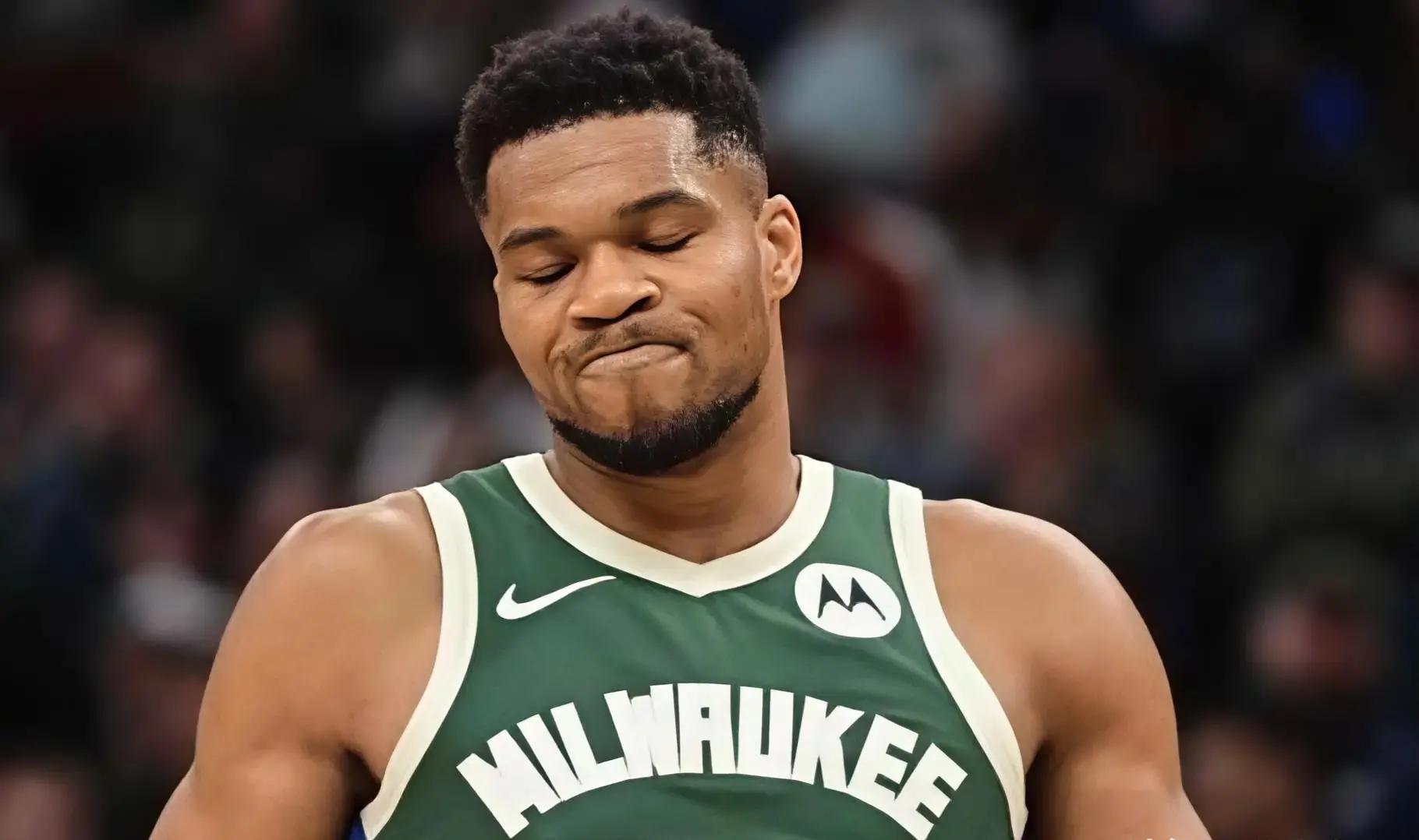 包含字母哥赛事官方发布爆冷新规，巴黎圣日耳曼争议不断！的词条