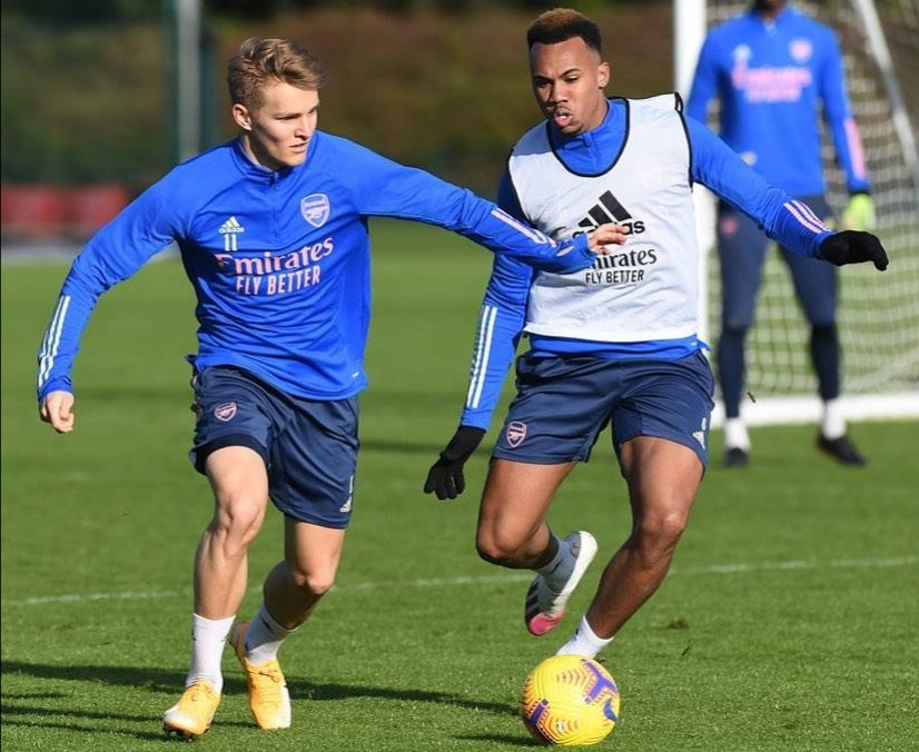 关于西亚卡姆巅峰对决，蒂姆与60激战阿森纳分钟，高光表现胜负难料！的信息